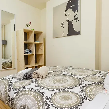 Apartment Bright 2br 2ba Overlooking The Park