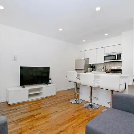 Murray Hill Suites Apartment *