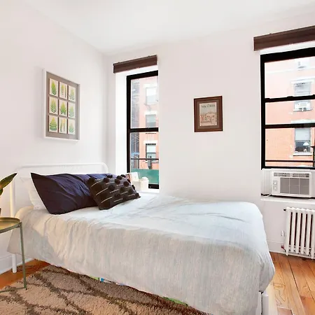 3 Bedroom Prime Les, Incredible Place & Location!! Apartment *