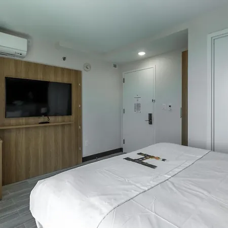 Ninety Five - Jfk Airport 3* New York
