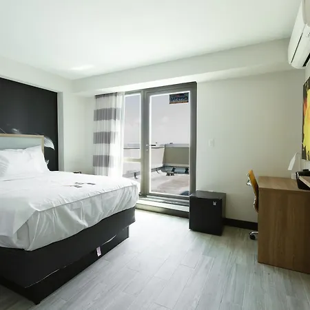 Ninety Five - Jfk Airport Hotel New York