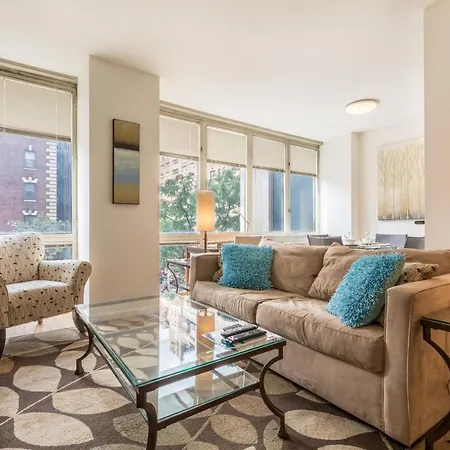 Churchill Living The Pearl * New York