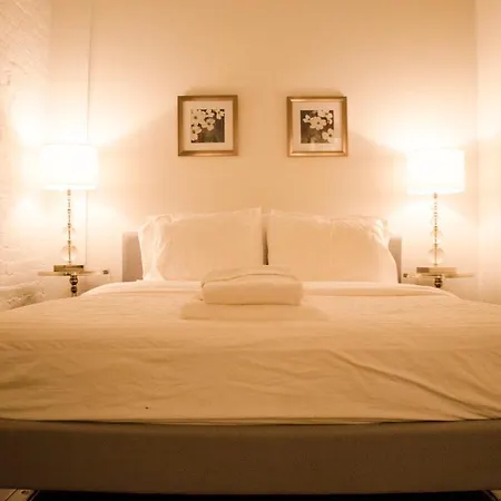 Nice By Times Square Apartment