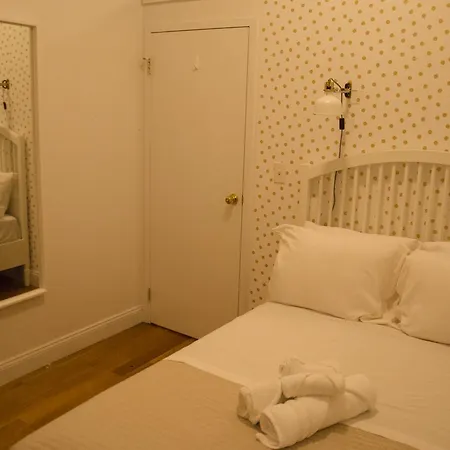 2 Bedrooms 1 Bathroom By Soho Apartment New York