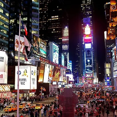 3 Blocks From Times Square And Broadway Apartment