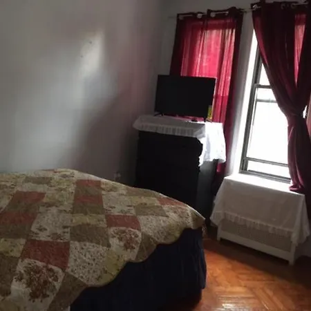 Apartment In Queens