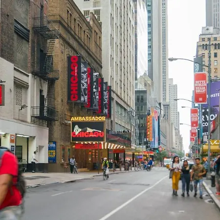 Apartment Holiday @ Times Square One Bedroom! *