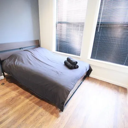 Renovated 2 Br/ 2 Bath Best Location In Soho