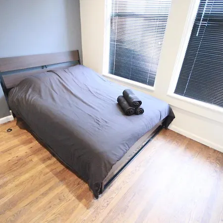 Renovated 2 Br/ 2 Bath Best Location In Soho