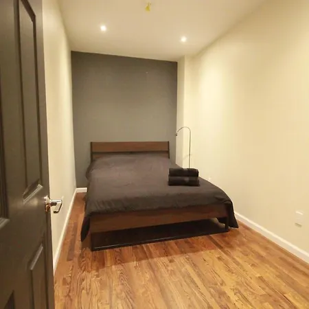 Renovated 2 Br/ 2 Bath Best Location In Soho Apartment