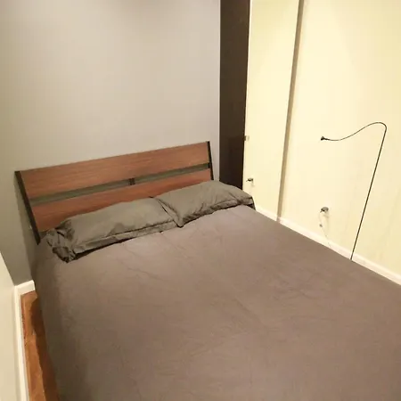 Renovated 2 Br/ 2 Bath Best Location In Soho Apartment *