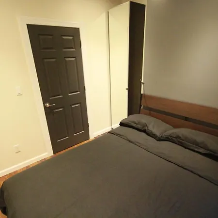 Renovated 2 Br/ 2 Bath Best Location In Soho Apartment