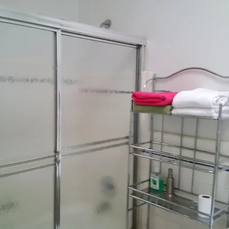 Apartment Studio Unit #5- By The United Nations *