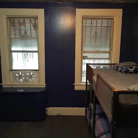 Crown Heights Guest house