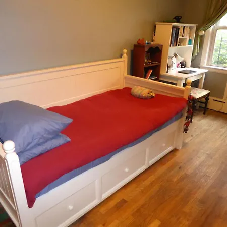 Astoria Queens Town House