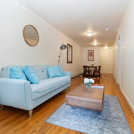 Private Garden 2 Bedroom Apartment