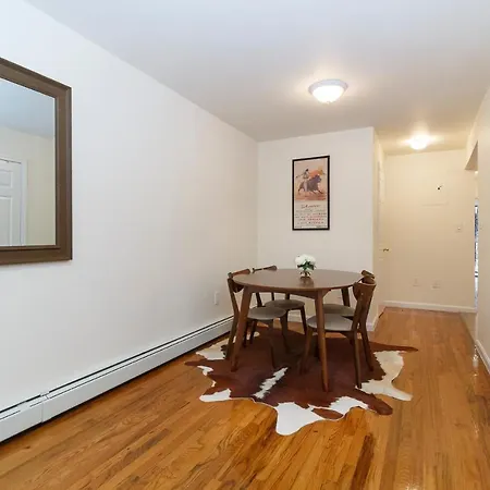 Private Garden 2 Bedroom