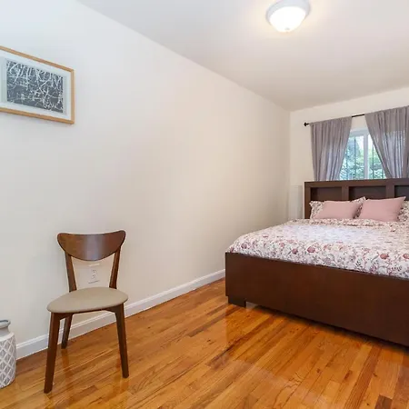 Private Garden 2 Bedroom Apartment New York