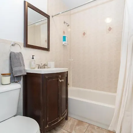 Apartment Private Garden 2 Bedroom *
