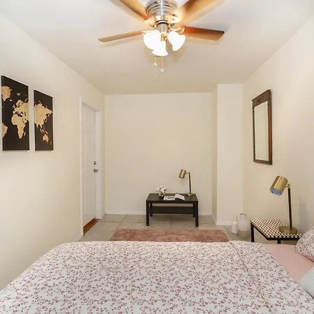 Private Garden 2 Bedroom Apartment