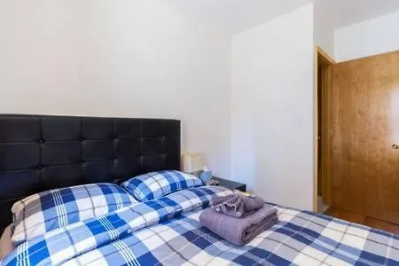Two Bedroom In Little Italy/soho Apartment