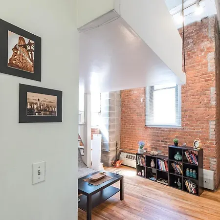 One Bedroom Loft On Greenwich *