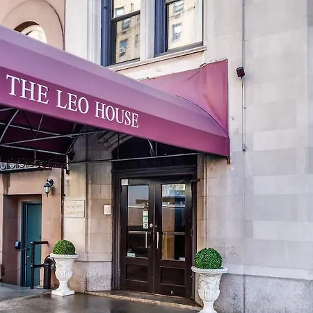 Leo House 3*