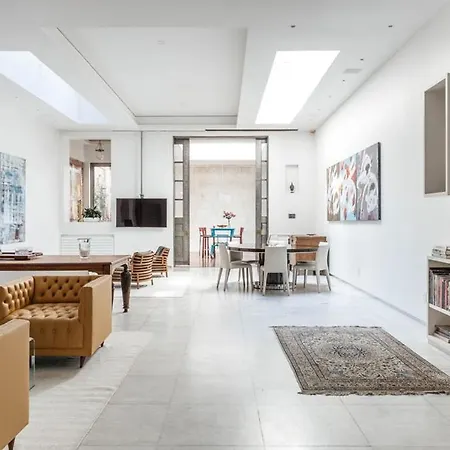 East 83rd Townhouse Ii Apartment *