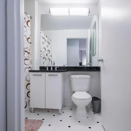 Apartment Brand New, Luxury 1 Bed 1 Bath , Full Service Building *