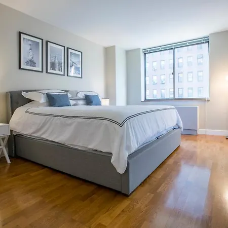 Brand New, Luxury 1 Bed 1 Bath , Full Service Building *