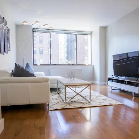 Brand New, Luxury 1 Bed 1 Bath , Full Service Building * New York