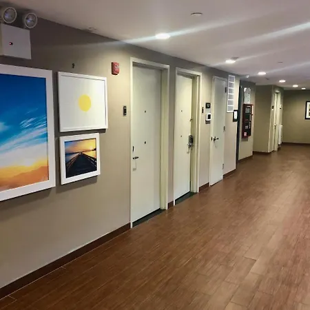 Days By Wyndham Brooklyn Borough Park