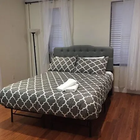 Murray Hill Suites Apartment