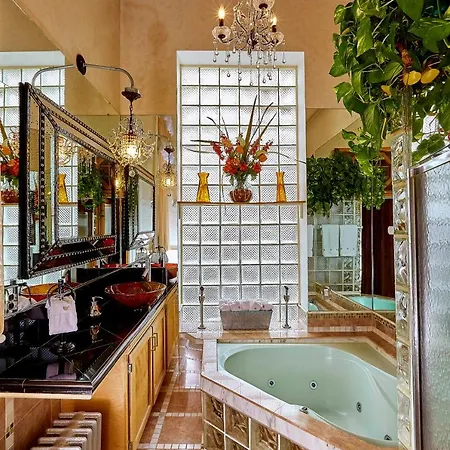 Hotel The International Cozy New York