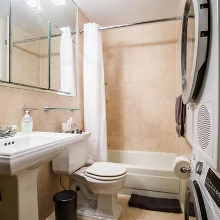 Apartment Authentic Nyc 3br Abode On Best Block!! Sleeps 10 *