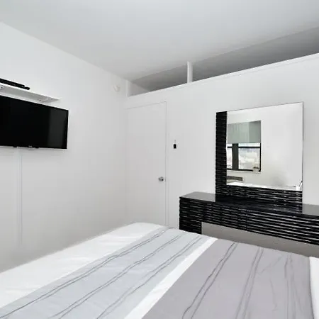 Amazing Luxury Apt At Midwest Near Time Square Apartment