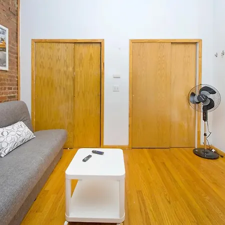 Yorkville Corporate Suites Apartment