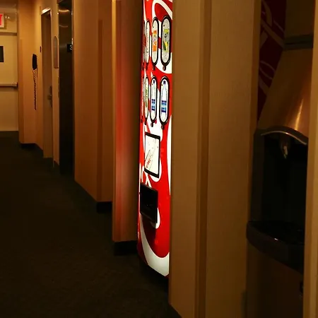 - Laguardia Airport Hotel