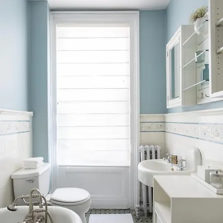 Adelphi Street Townhouse Apartment New York
