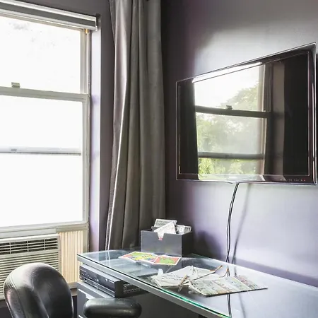 Adelphi Street Townhouse Apartment *