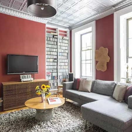 Adelphi Street Townhouse Apartment