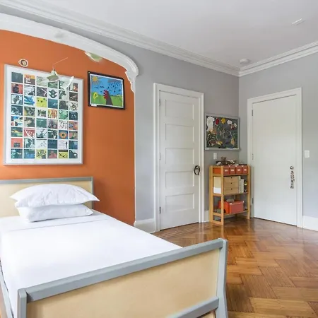 Adelphi Street Townhouse *