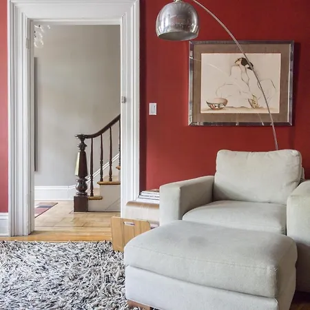Adelphi Street Townhouse Apartment *