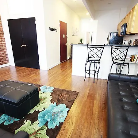 Sleeps 8 Air Con Wifi Apartment