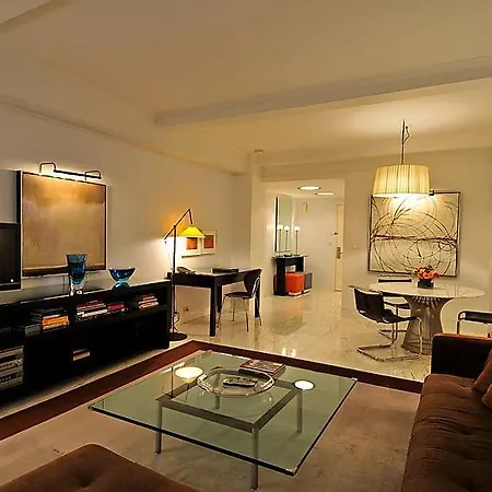 Sleeps 4 Air Con Wifi T057562 * New York