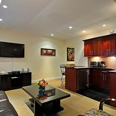 Sleeps 4 Air Con Wifi T057562 New York
