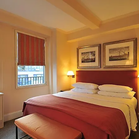 Sleeps 6 Air Con Wifi Apartment