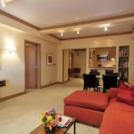 Sleeps 4 Air Con Wifi T057562 Apartment