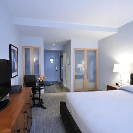 Sleeps 4 Air Con Wifi T057567 New York