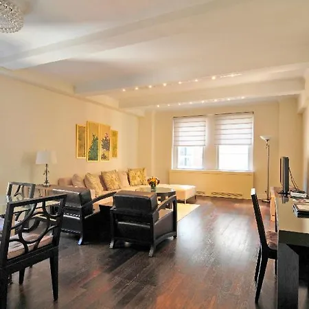 Sleeps 4 Air Con Wifi T387761 * New York